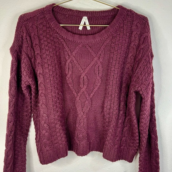 Mudd Burgundy Cable Knit Cropped Sweater - Women's Small Cozy Fall Winter Top - Picture 4 of 10